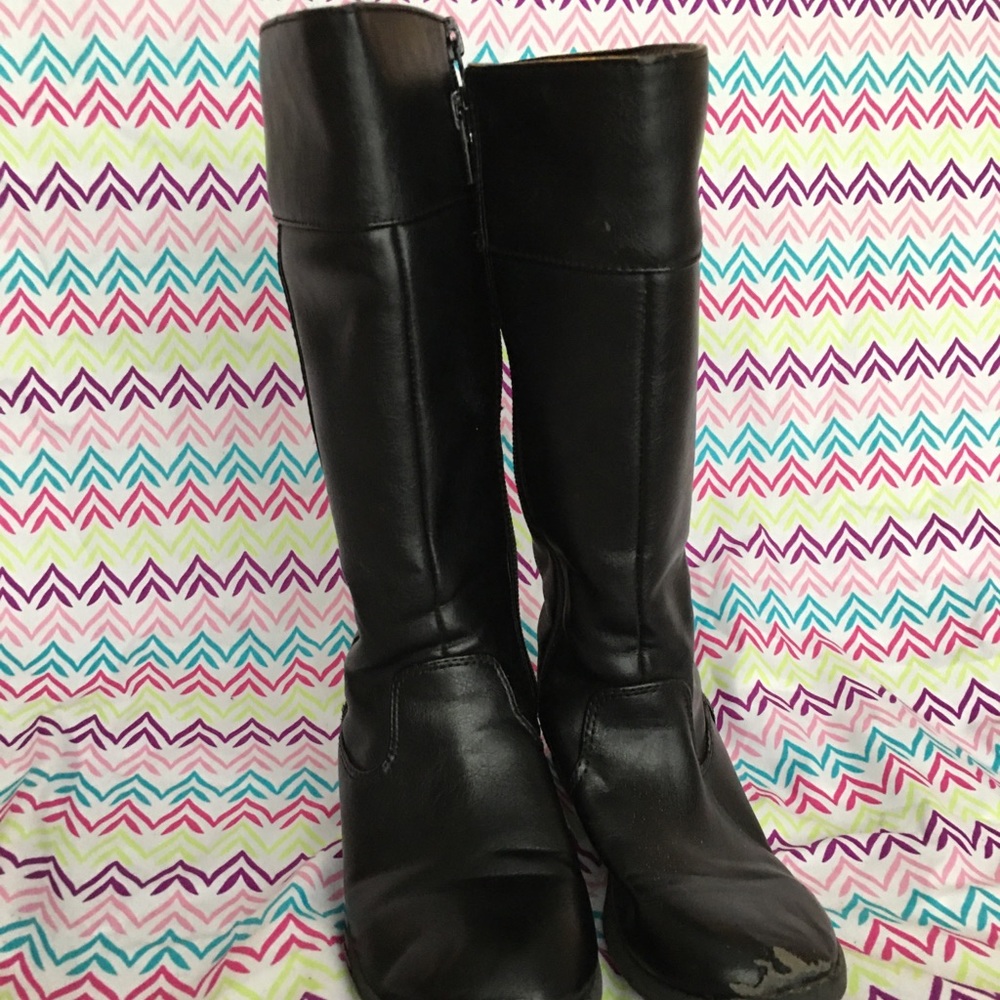 •Under Knee boots•